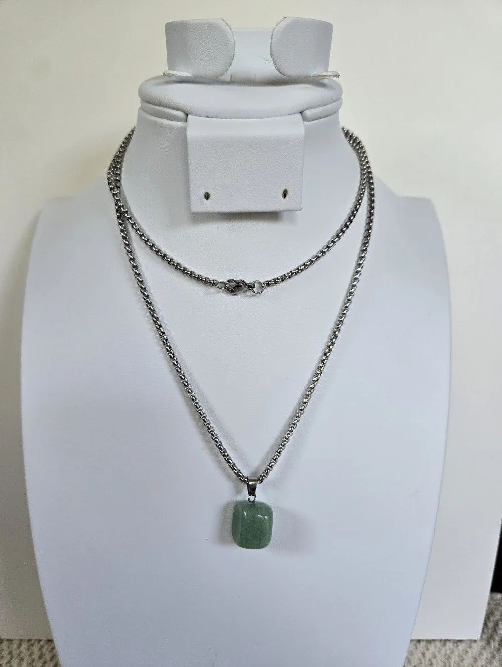 N-135-Green Aventurine Pendant Necklace - Minimalist Women's Jewelry